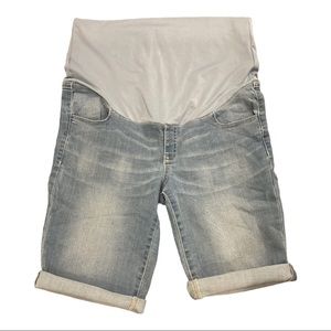 Bermuda maternity shorts